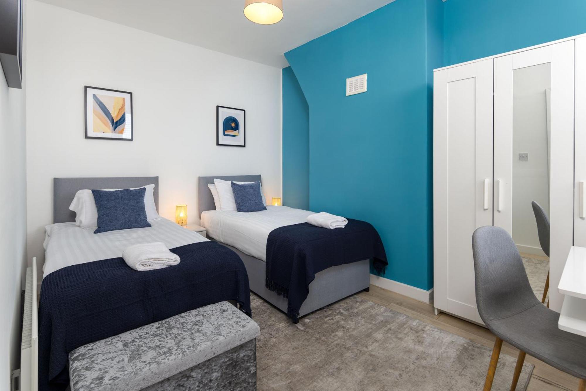 St Davids House - Air Host & - 4 Bedrooms Holiday home *