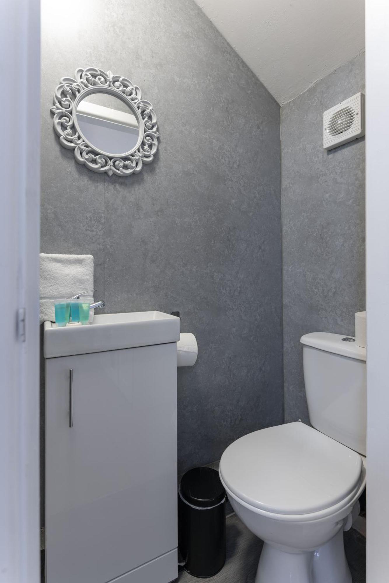 St Davids House - Air Host & - 4 Bedrooms Holiday home *