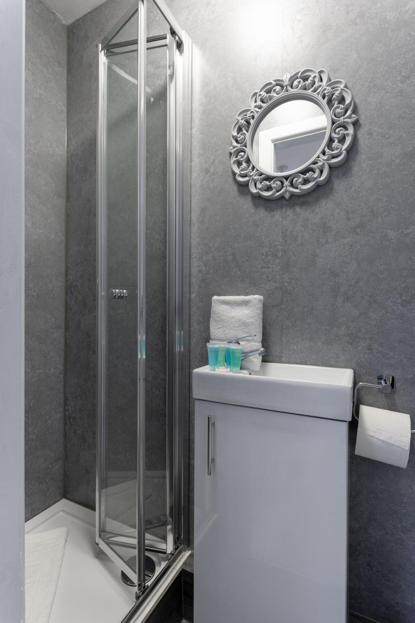 Holiday home St Davids House - Air Host & - 4 Bedrooms Liverpool