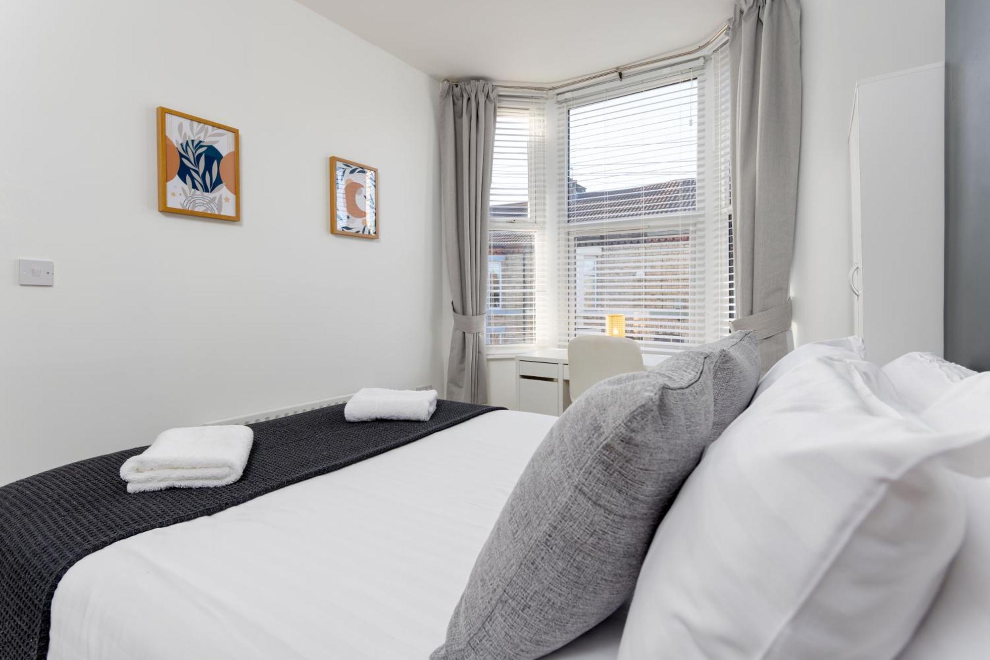 Holiday home St Davids House - Air Host & - 4 Bedrooms *
