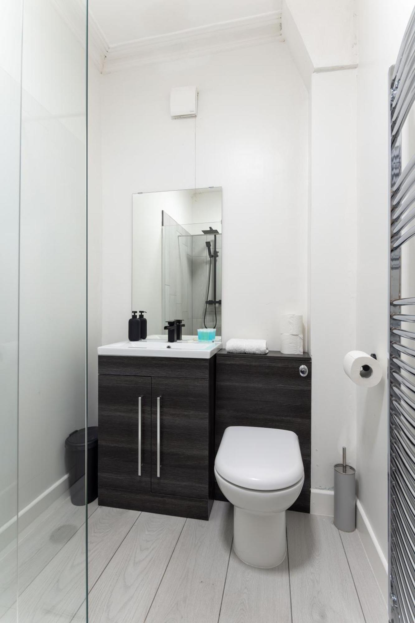St Davids House - Air Host & - 4 Bedrooms