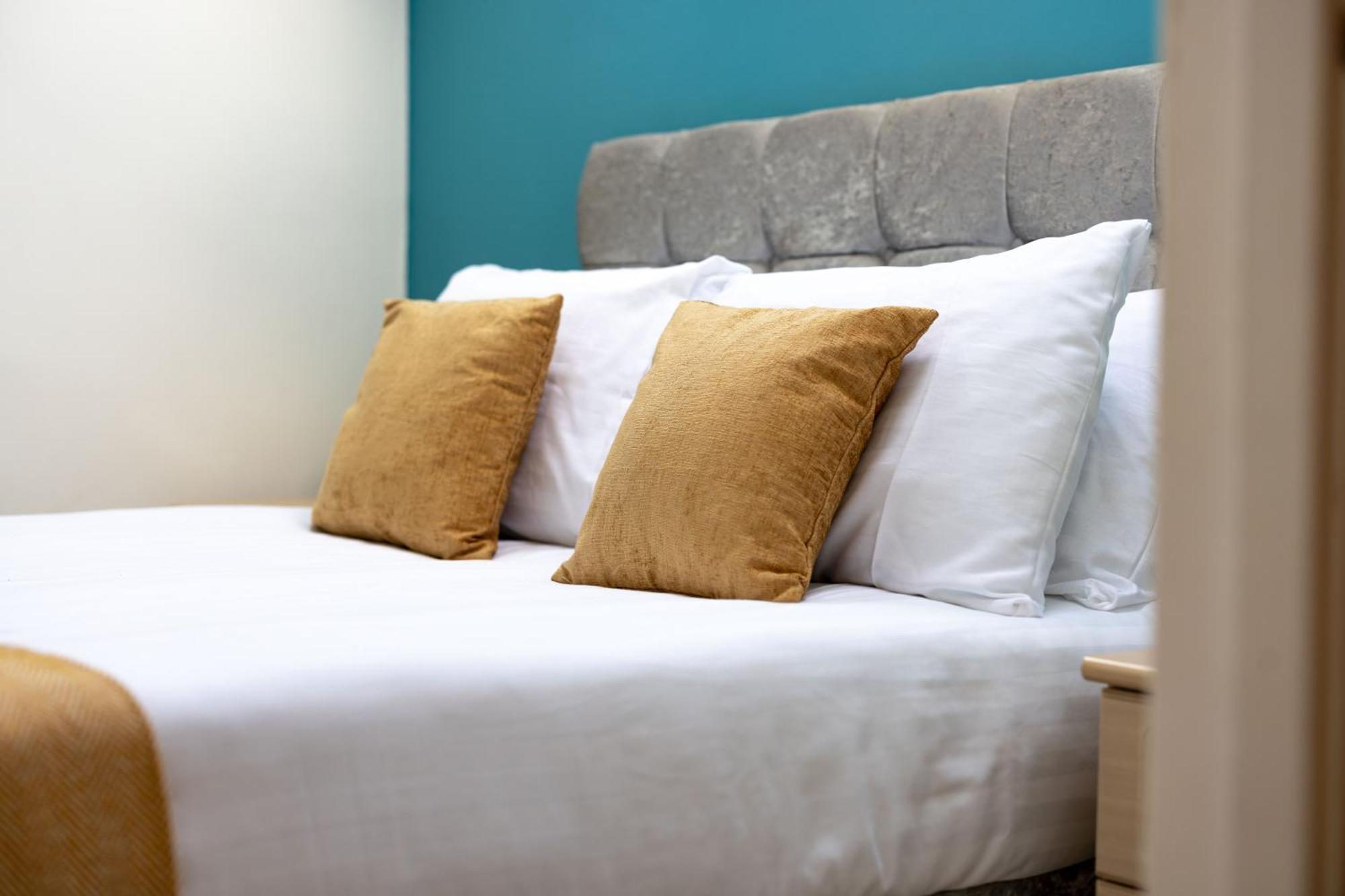St Davids House - Air Host & - 4 Bedrooms *