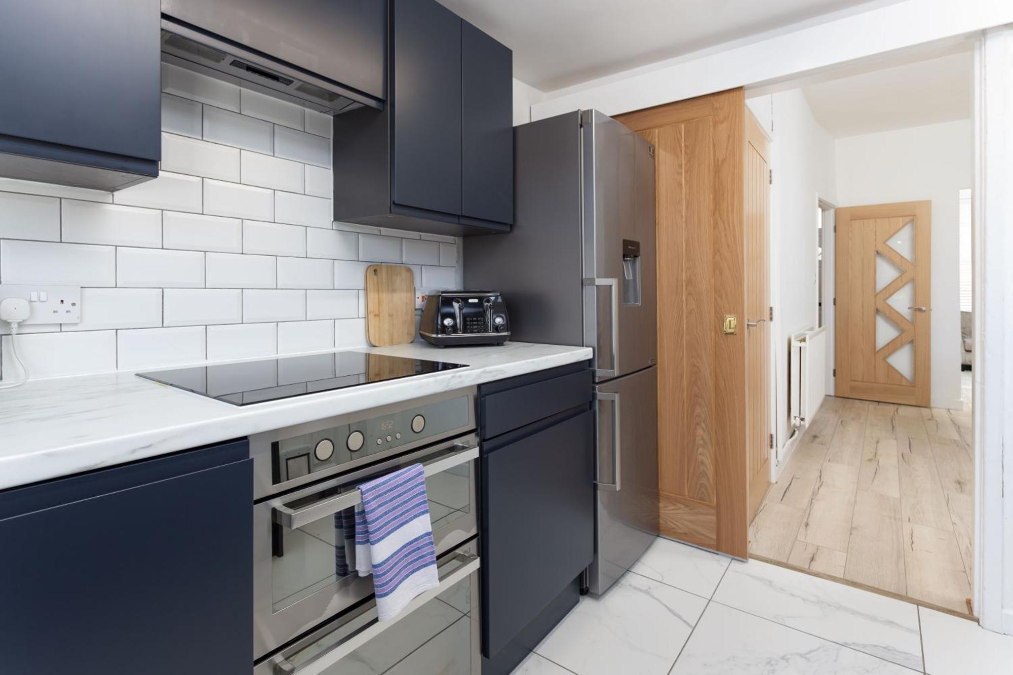 St Davids House - Air Host & - 4 Bedrooms *
