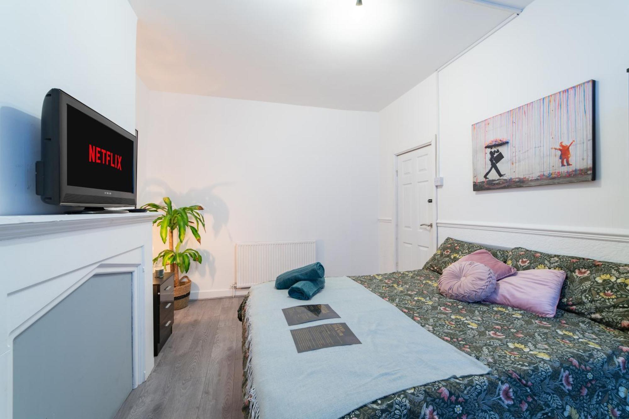 Cozy In Shared Near Anfield Stadium With Parking And Wifi Homestay