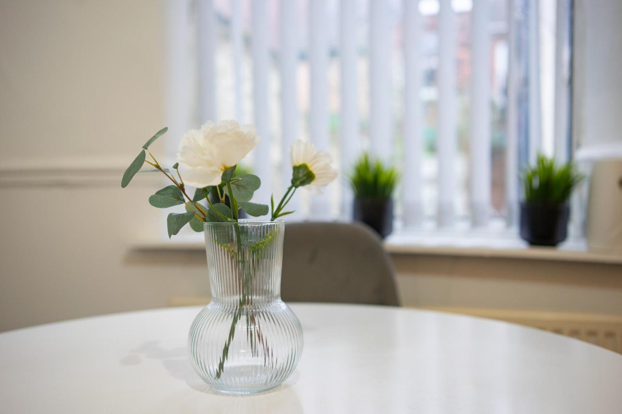 Cozy In Shared Near Anfield Stadium With Parking And Wifi