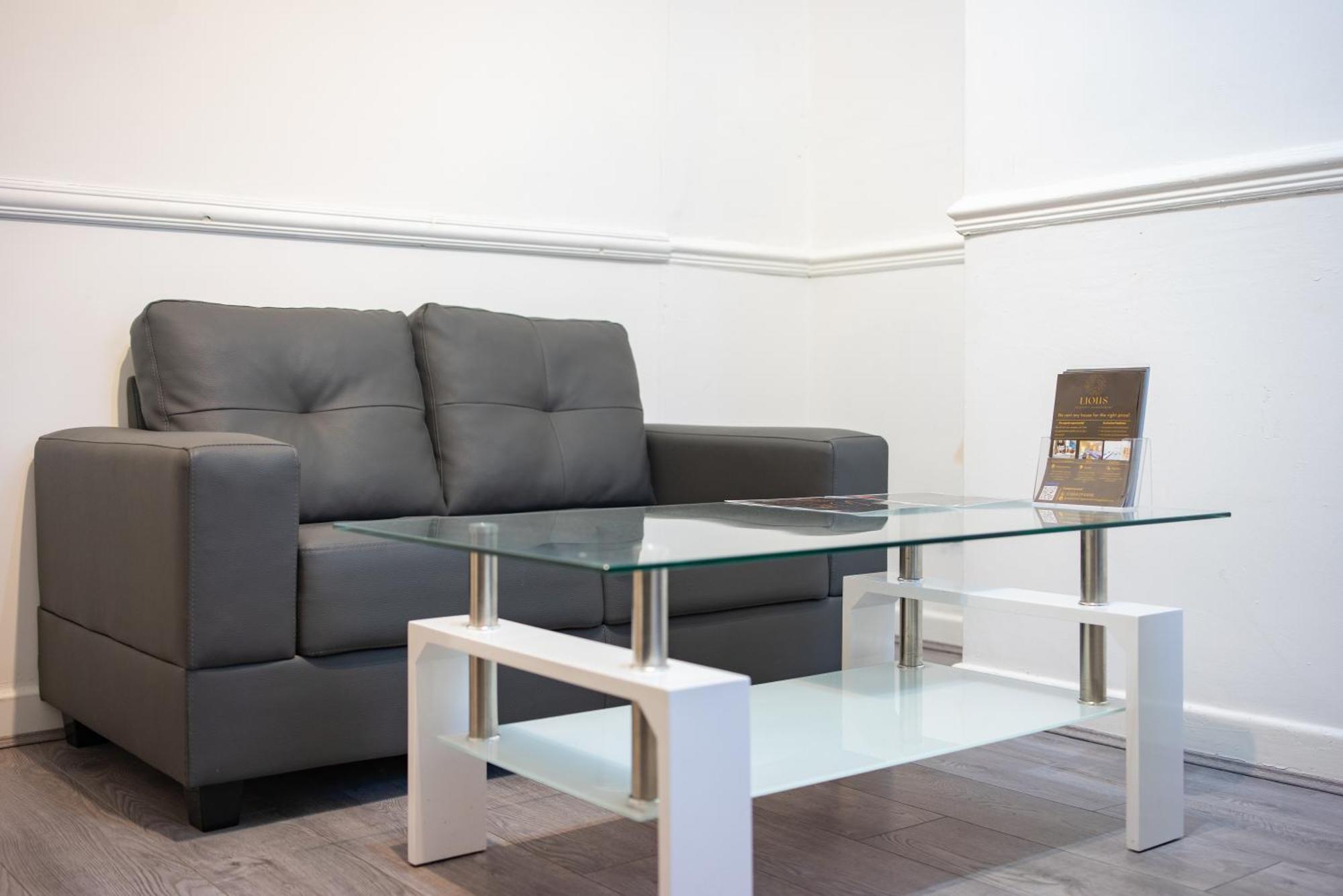 Cozy In Shared Near Anfield Stadium With Parking And Wifi * Liverpool
