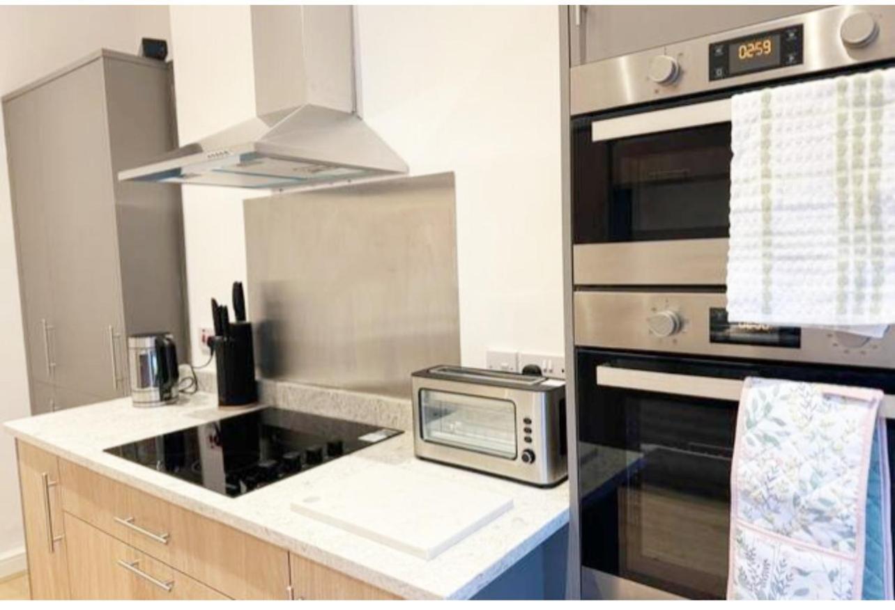 Large New House, Sleeps 8, Free Parking, Near Centre Holiday home Liverpool