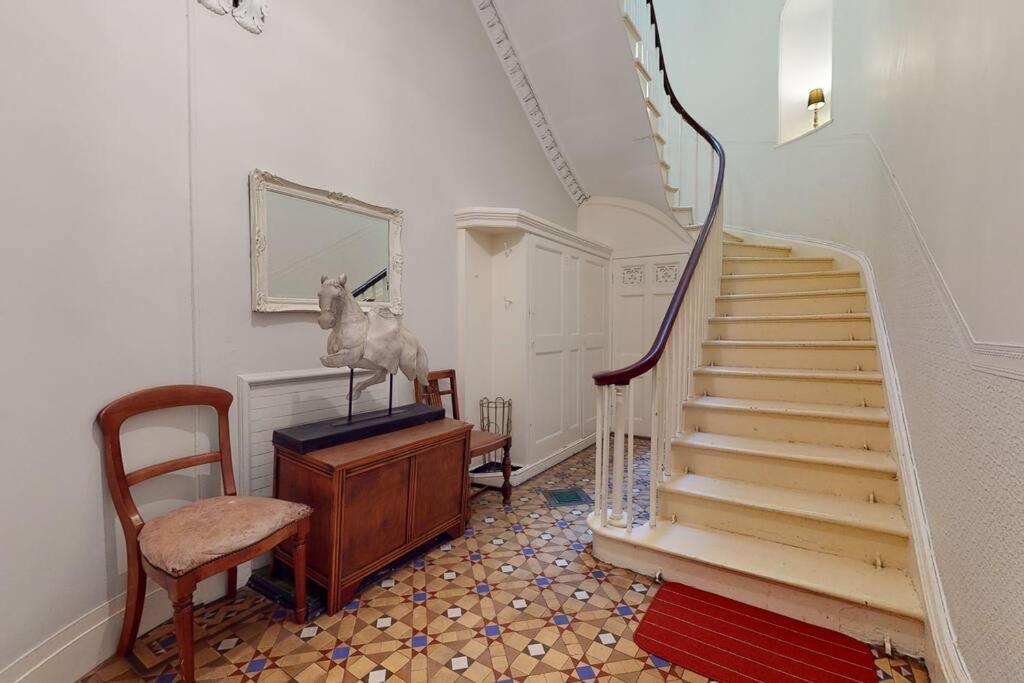 Georgian House With Parking Holiday home Liverpool