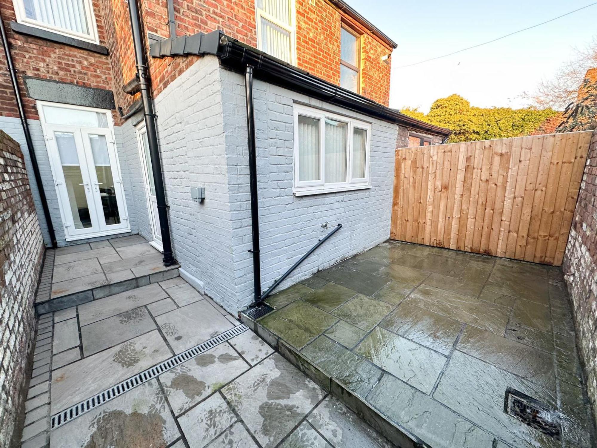 Holiday home Modern & Spacious, 4 Bedroom , 9ppl Free Wifi & Parking