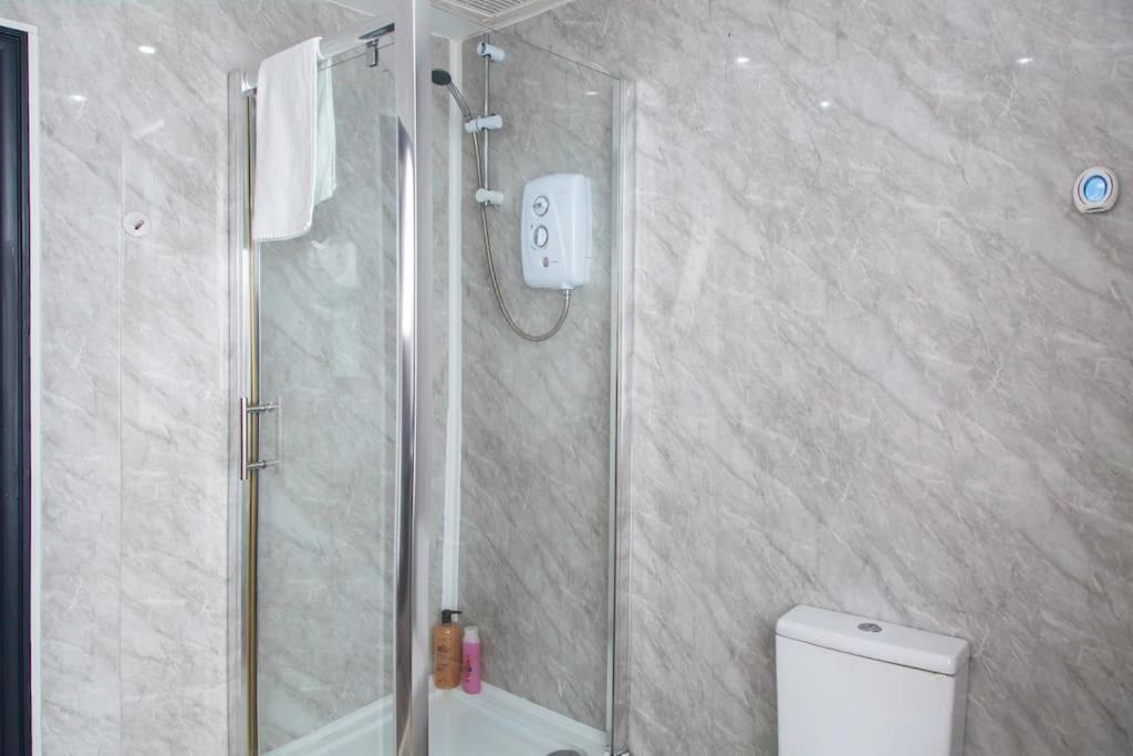 Bootle, Modern 1bed Ft * Liverpool
