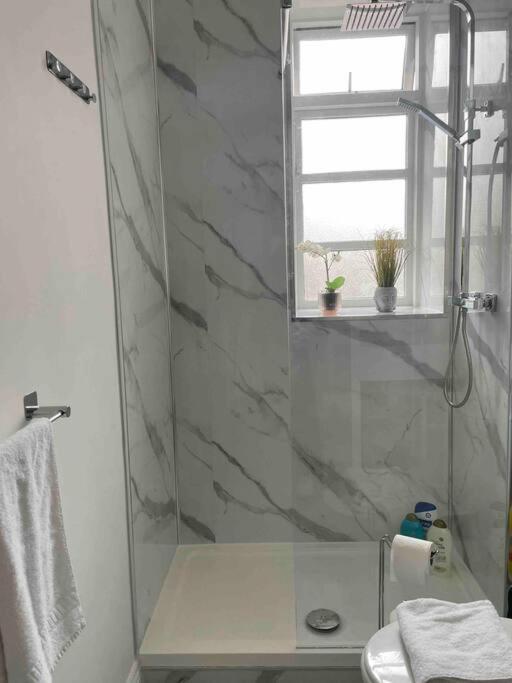Apartment Linnet House - Relaxing - Leafy - Whole Apt- 2 Bed