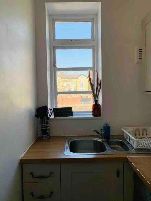 Linnet House - Relaxing - Leafy - Whole Apt- 2 Bed Apartment *
