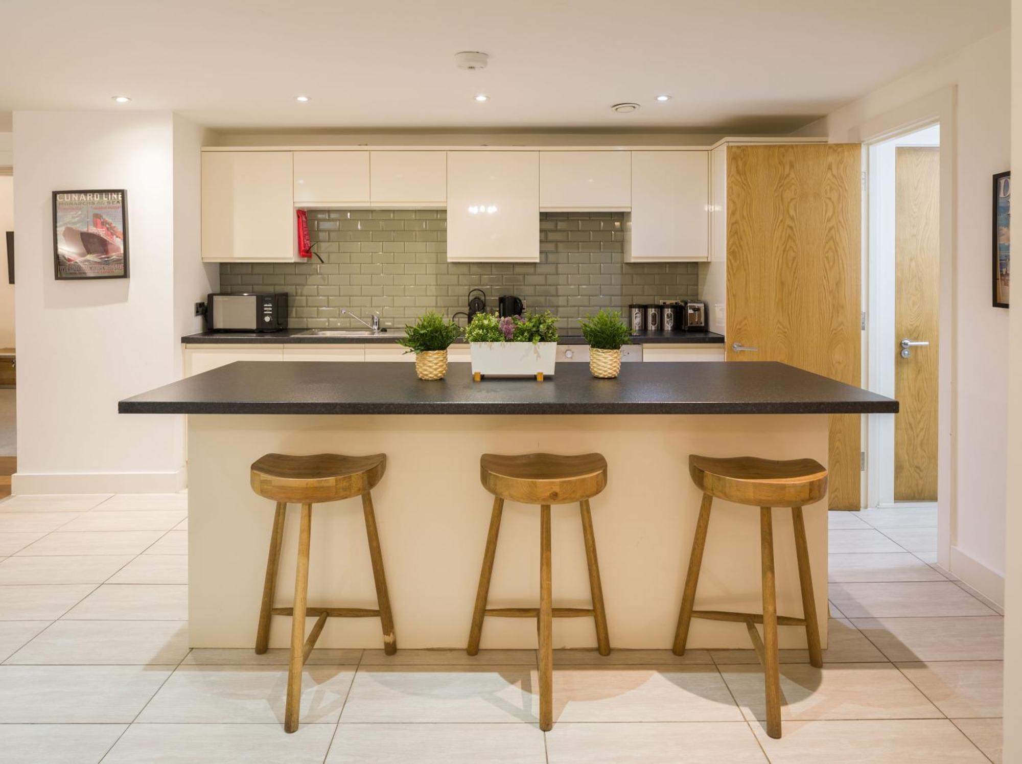 Host & - Ormond Liverpool
