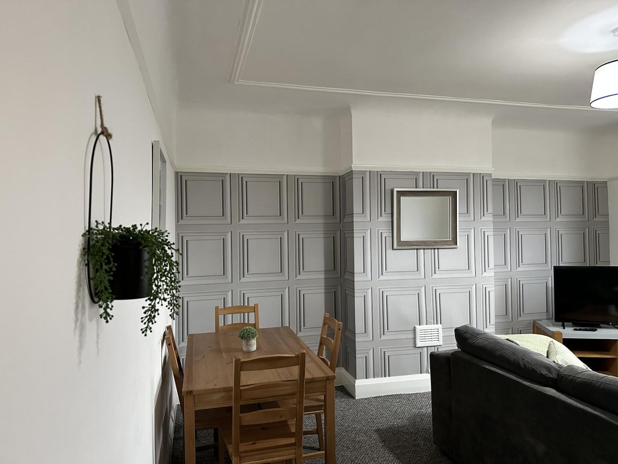 Charming Near Broad Green Hospital Apartment *