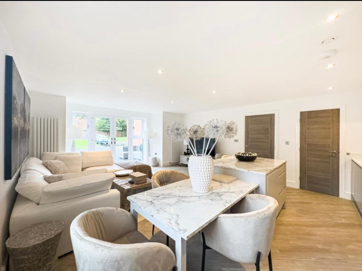 2 Bedroomed By Sefton Park And Spire Hospital Liverpool