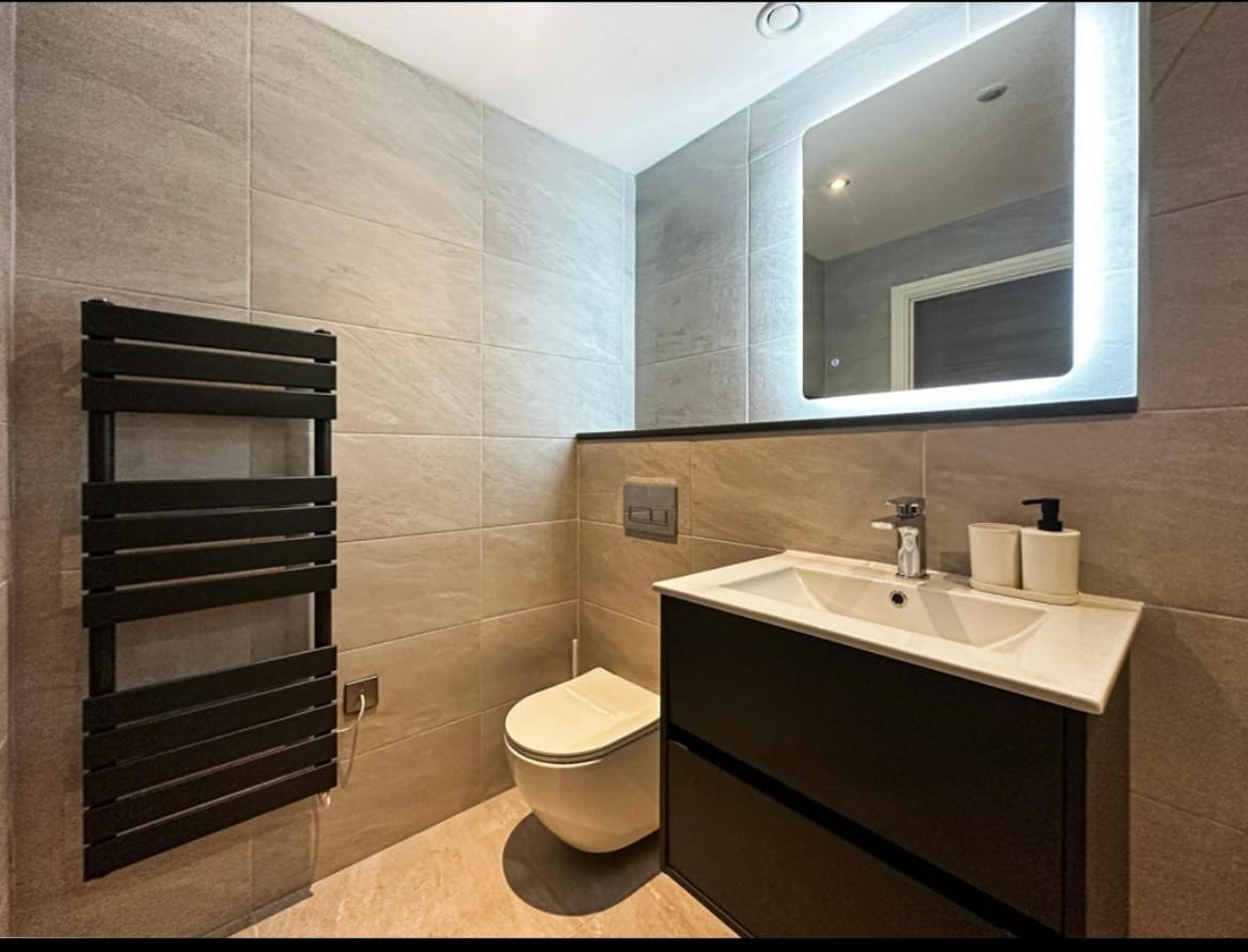 Apartment 2 Bedroomed By Sefton Park And Spire Hospital Liverpool