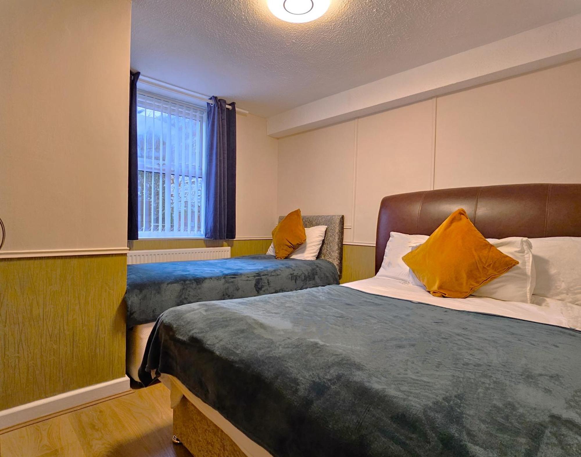 Sidemersey Livings - Botanical Hidden Gems, Magical Gardens Apartment Liverpool