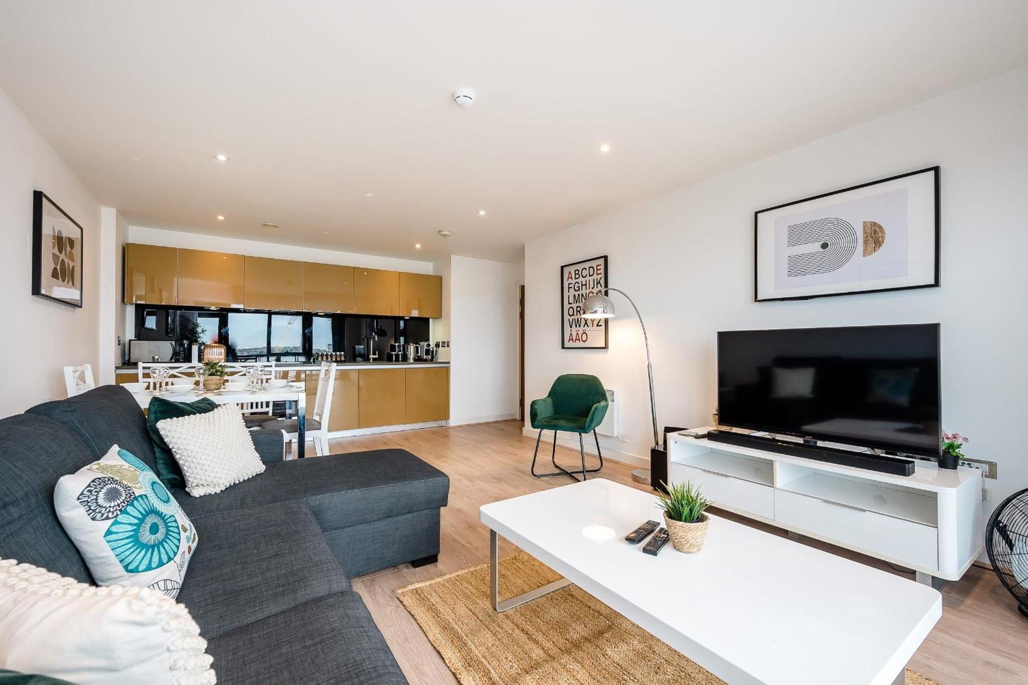 Host & - The Waterfront Hideaway