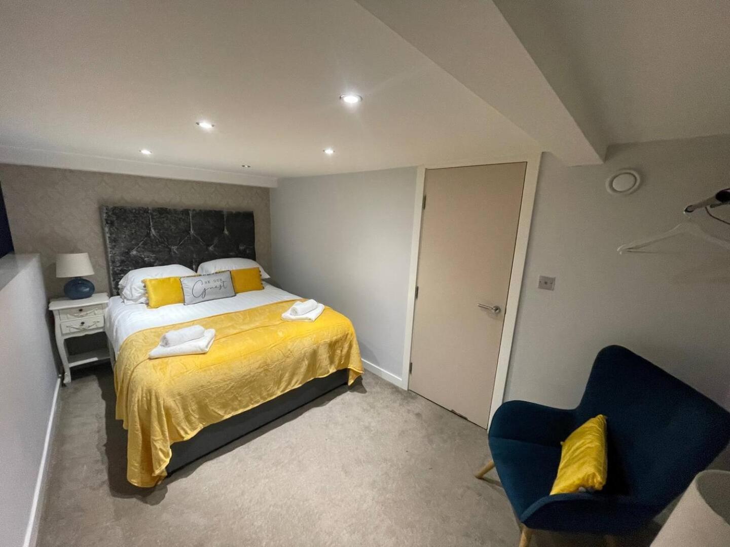 Halifax House Apartment *