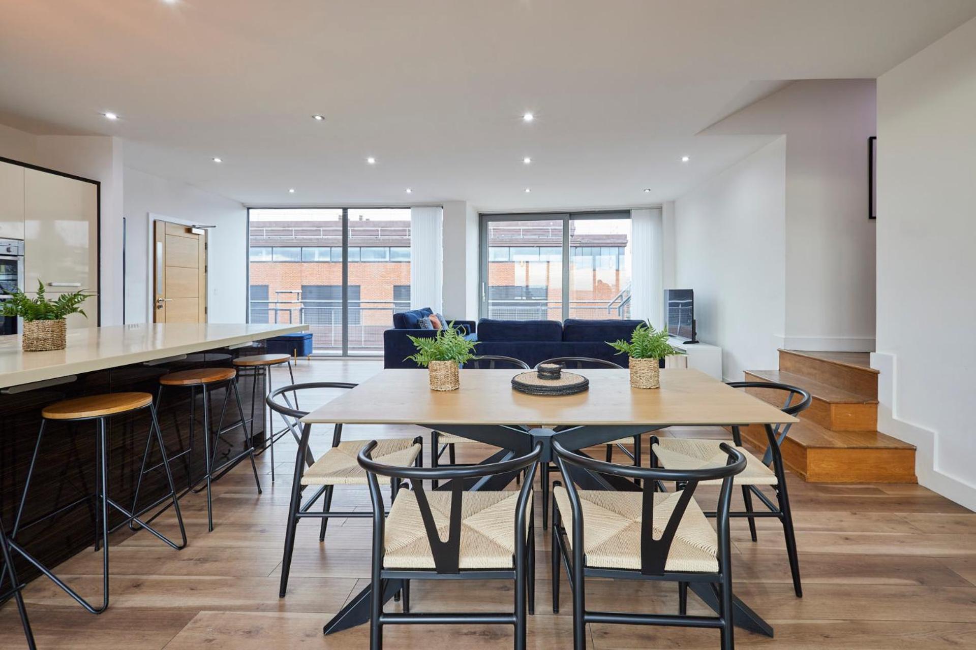 Host & - The Knight Street Penthouses *