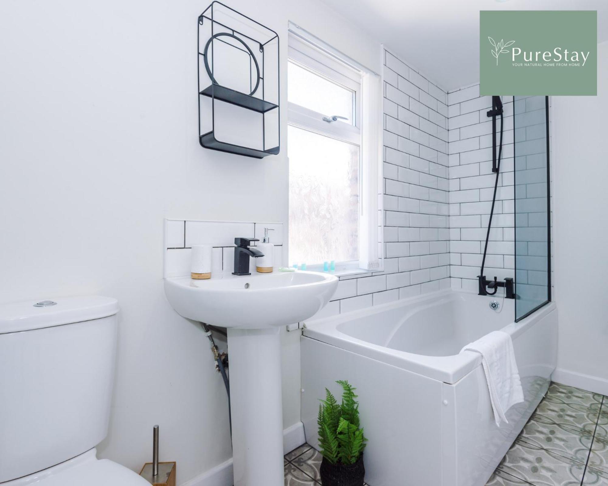 Holiday home Purestay Family Home: Four-bedroom Haven In