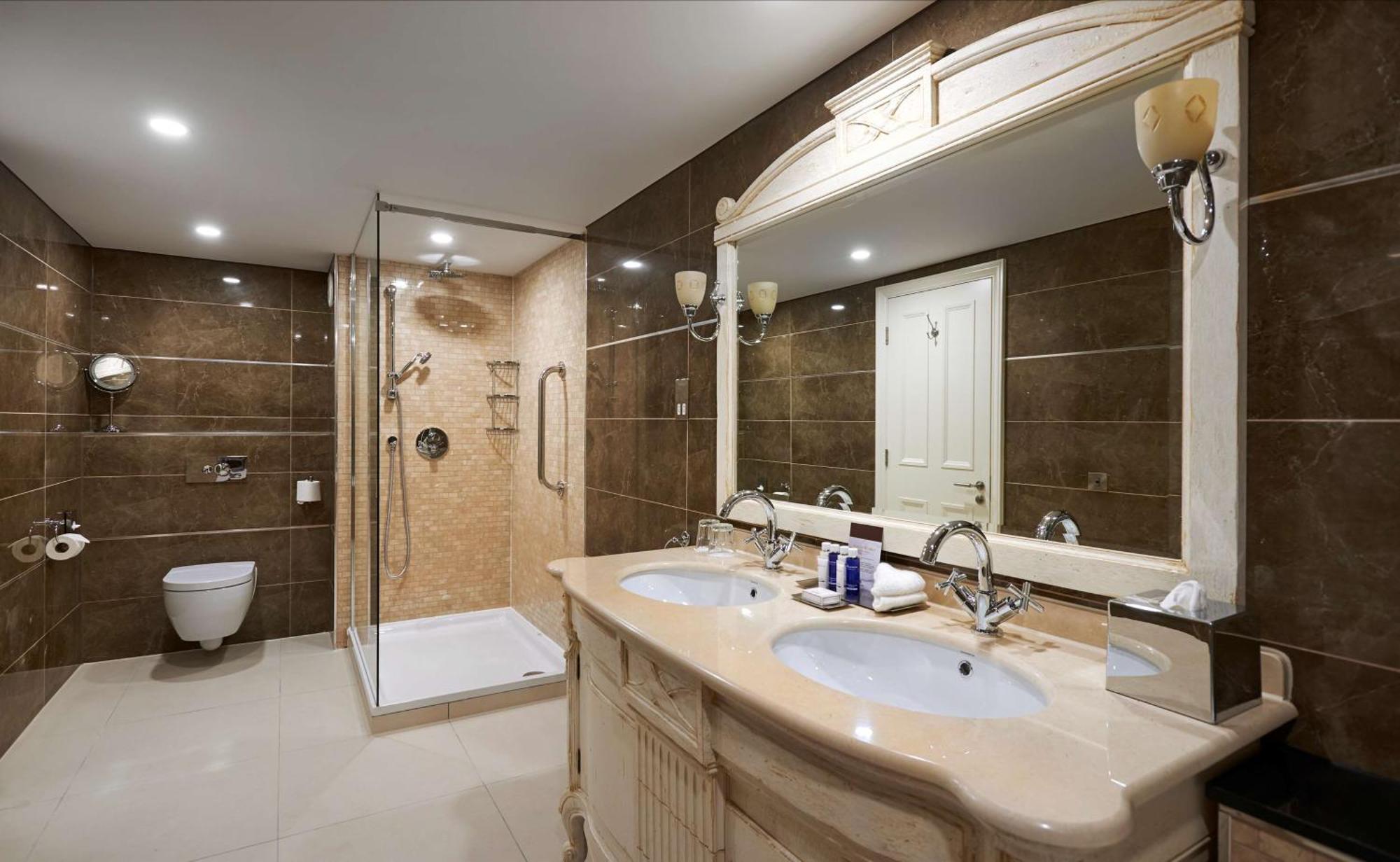 Doubletree By Hilton & 4* Liverpool