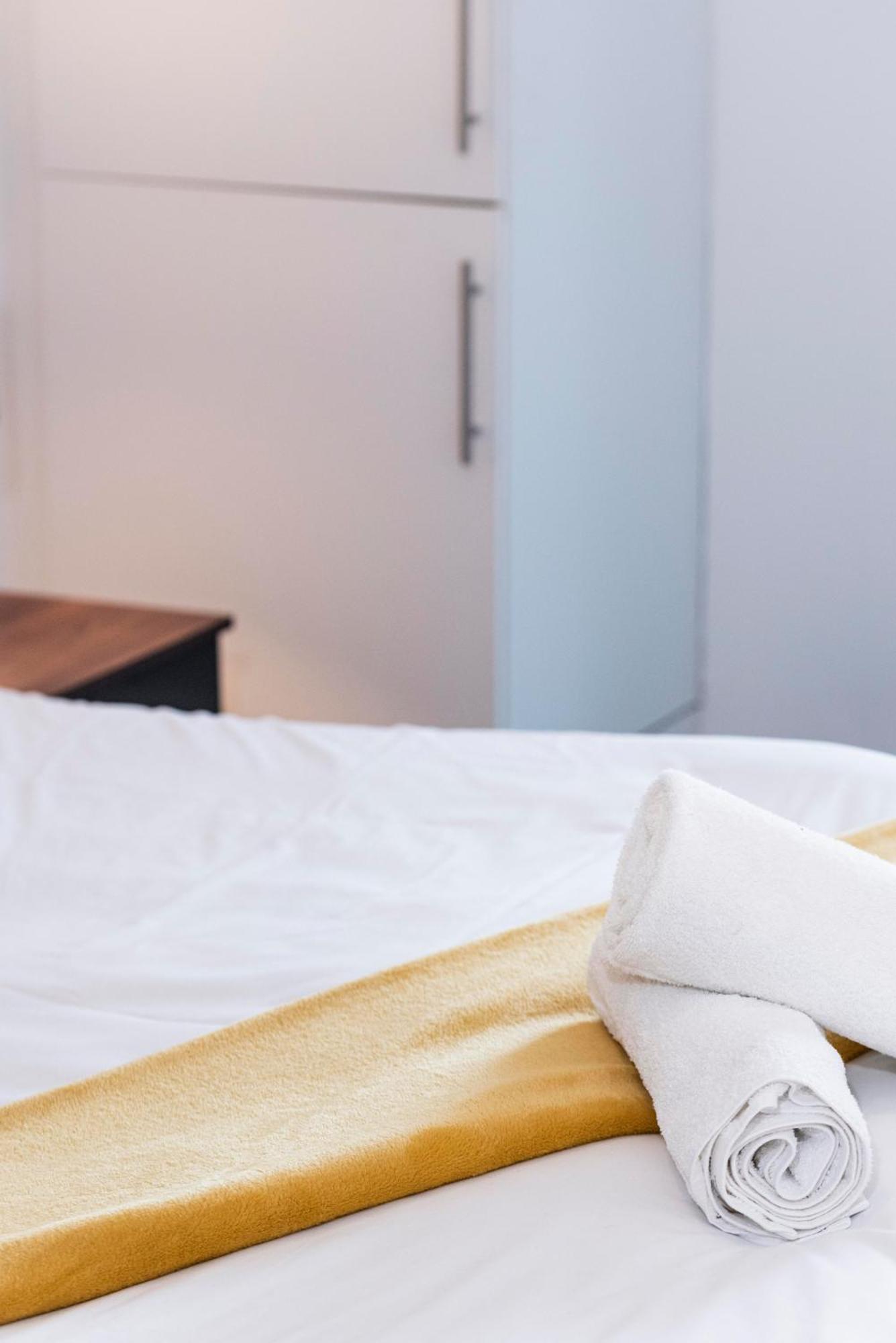 Kinetic Stays - From - Easy Commute To Popular Locations Apartment Liverpool
