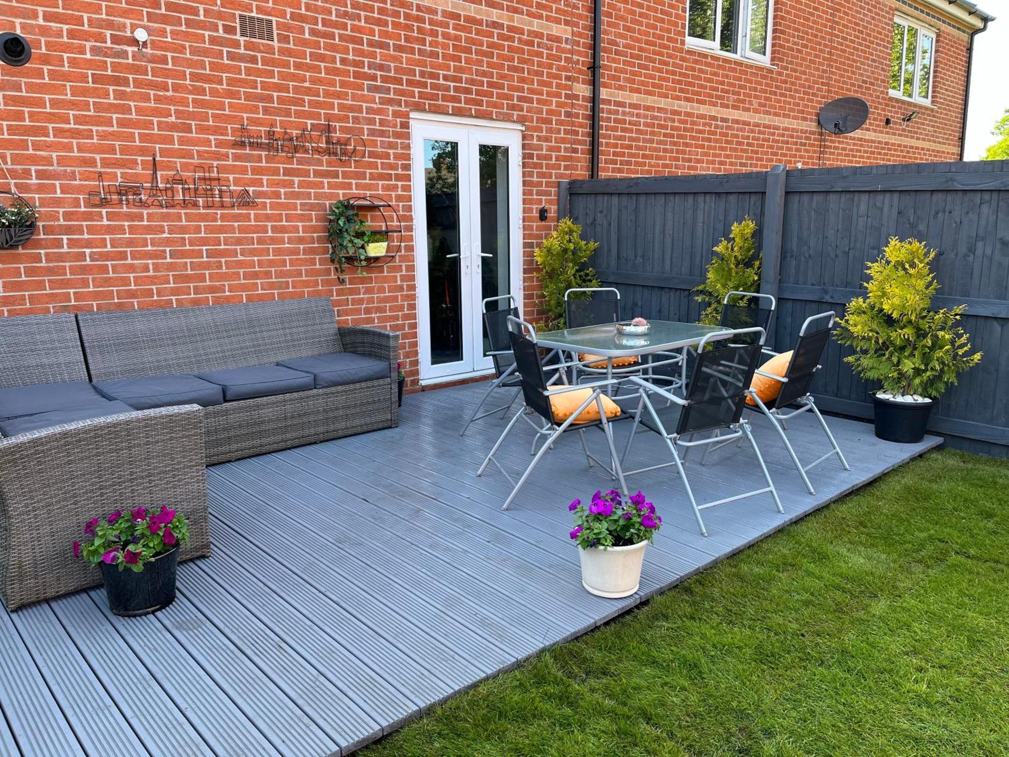 Anfield Parkview: Family With Garden *