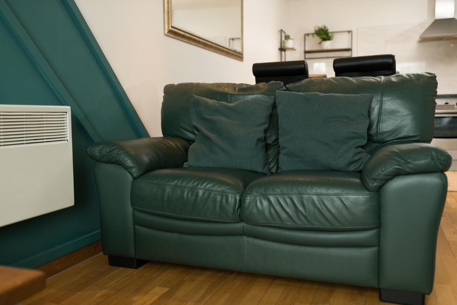 Sidemersey Livings- Convenient And 2-bedroom Haven In L1 *