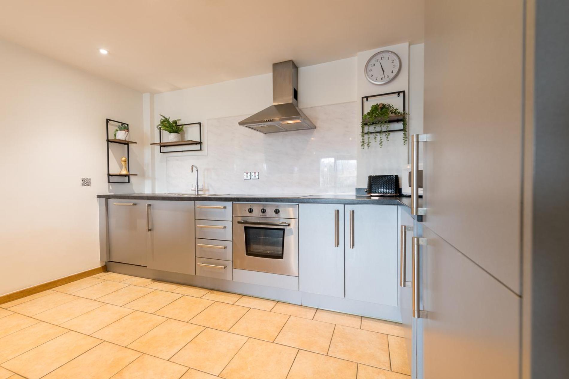 Sidemersey Livings- Convenient And 2-bedroom Haven In L1 Apartment *