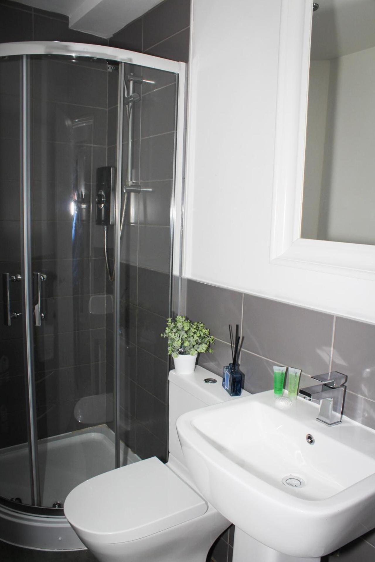 Serviced In Centre - L1 Boutique By Happy Days Liverpool