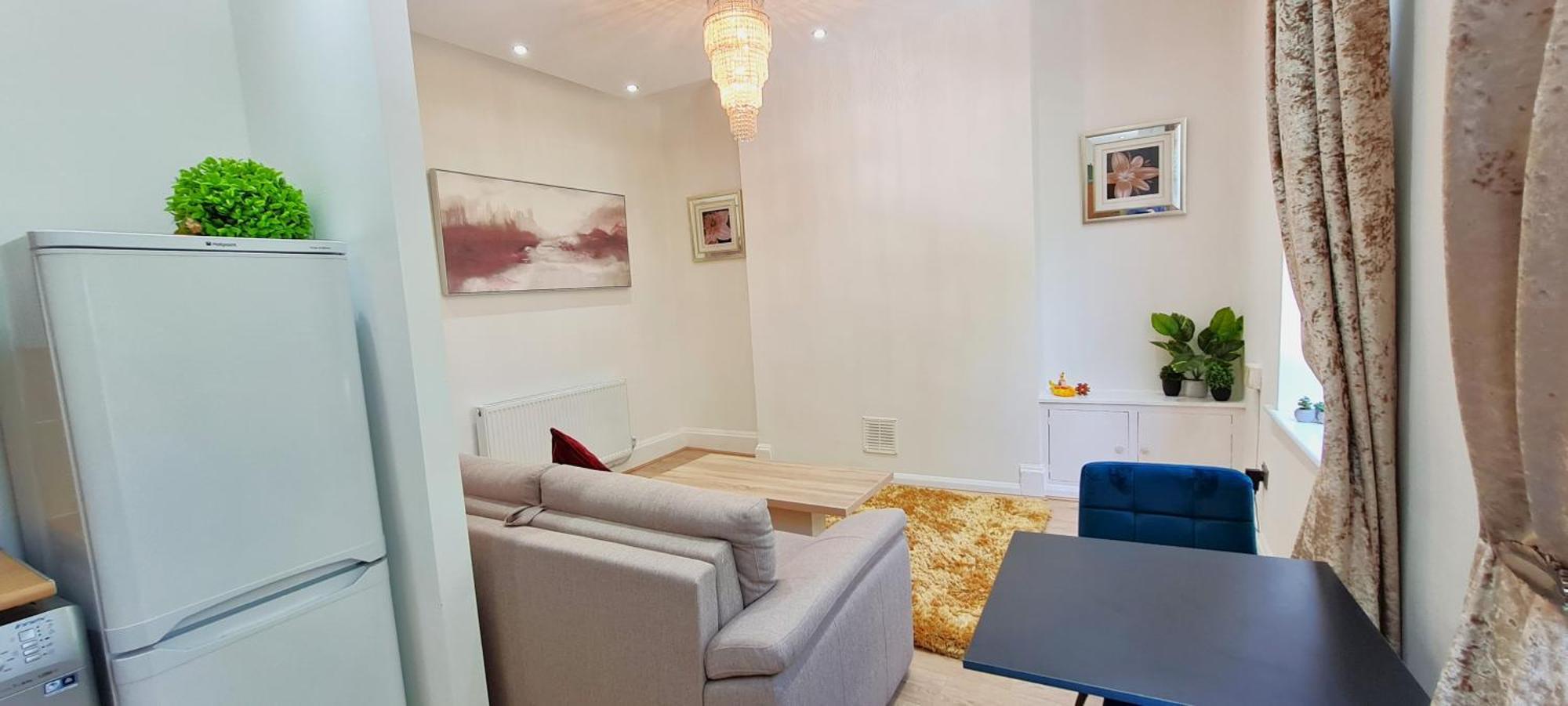 Sidemersey Livings - Botanical Hidden Gems, Magical Gardens Apartment