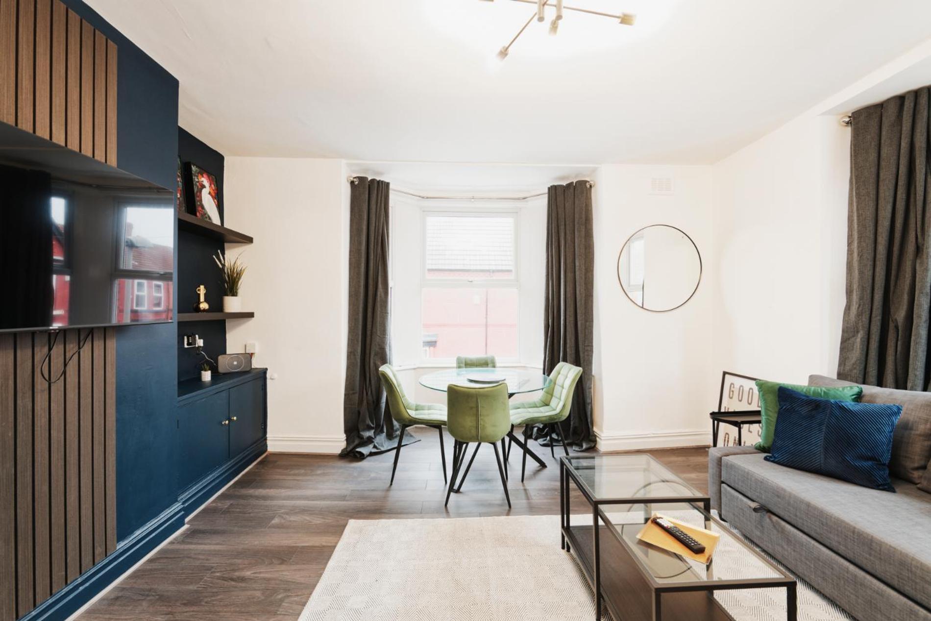 Lamara Flat 2, * Liverpool