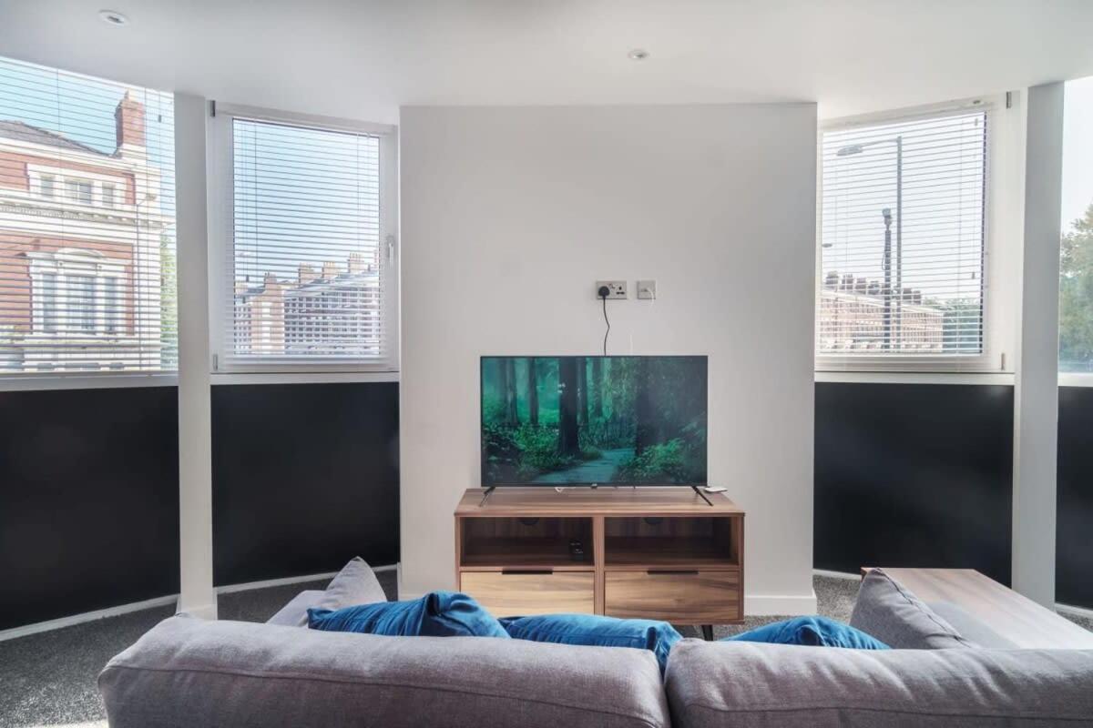 Apartment Modern 1 Bedroom *