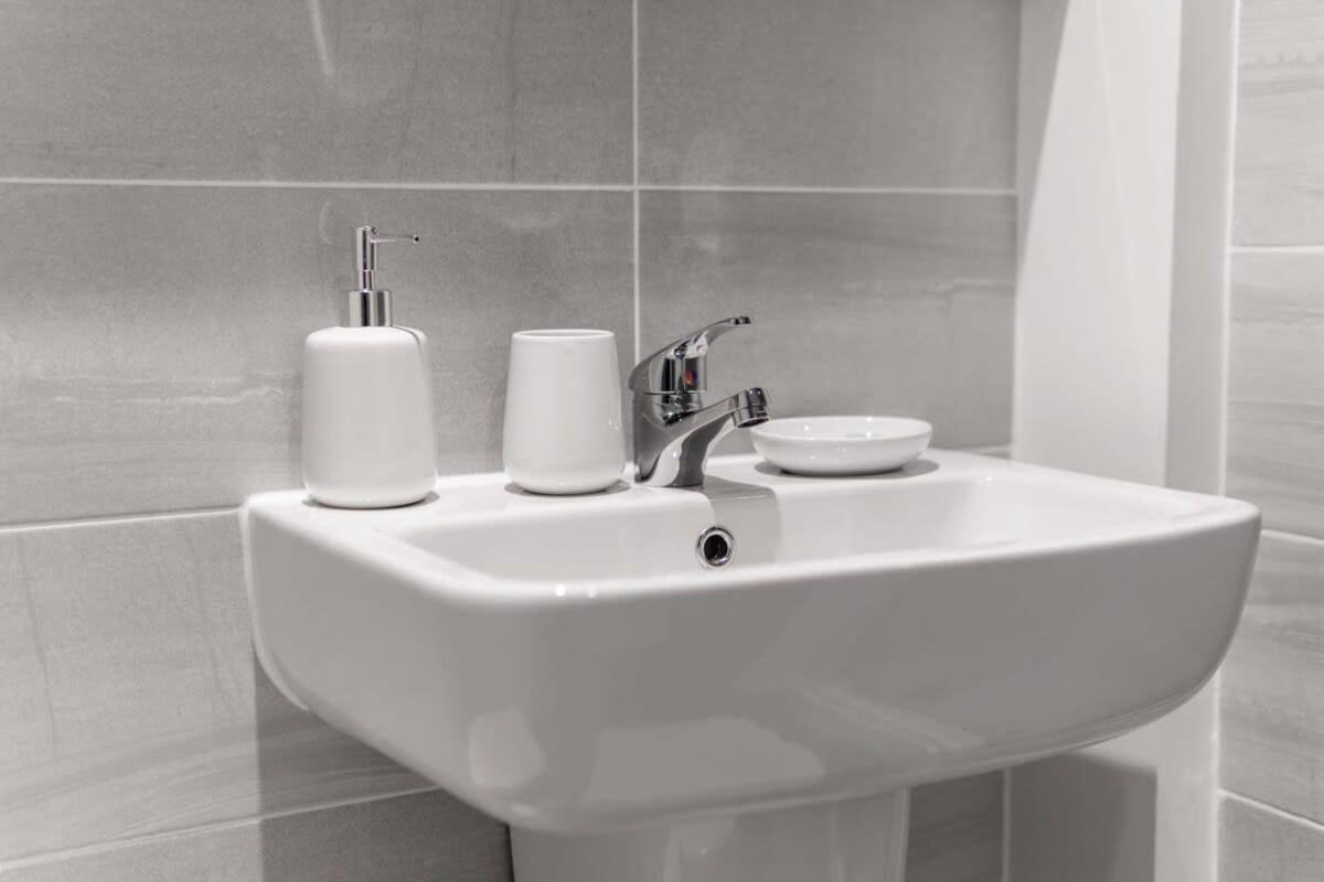 Lovely 1 Bed In Centre Apartment