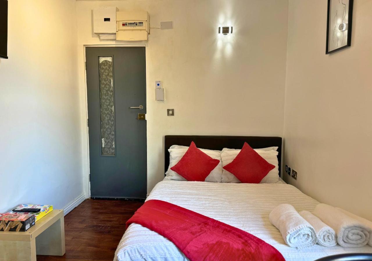 Cosy Getaway For Couples With Free Parking Apartment *