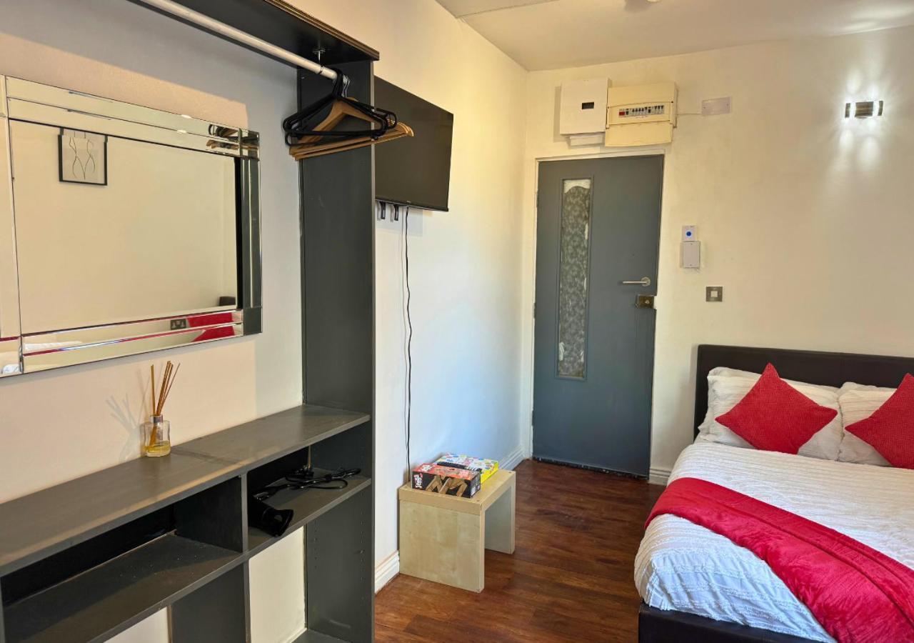Apartment Cosy Getaway For Couples With Free Parking