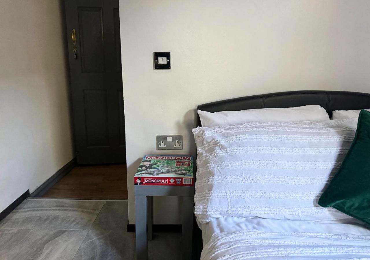 Cosy Getaway For Couples With Free Parking Apartment *