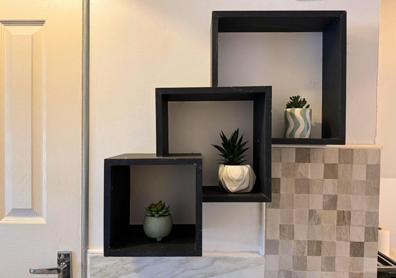 Apartment Cosy Getaway For Couples With Free Parking *