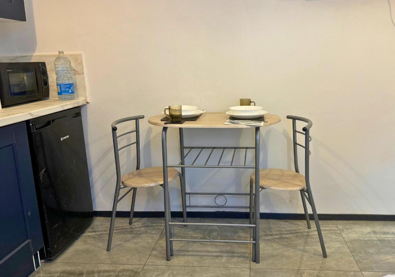 Cosy Getaway For Couples With Free Parking Apartment Liverpool