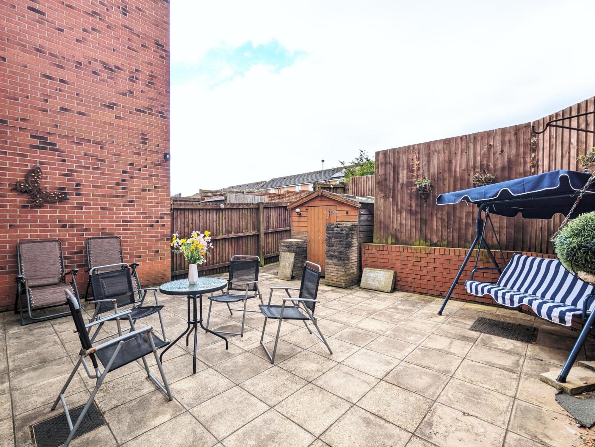 Holiday home Large 4-bedrooms & 3 Bath Townhouse, Free Parking *