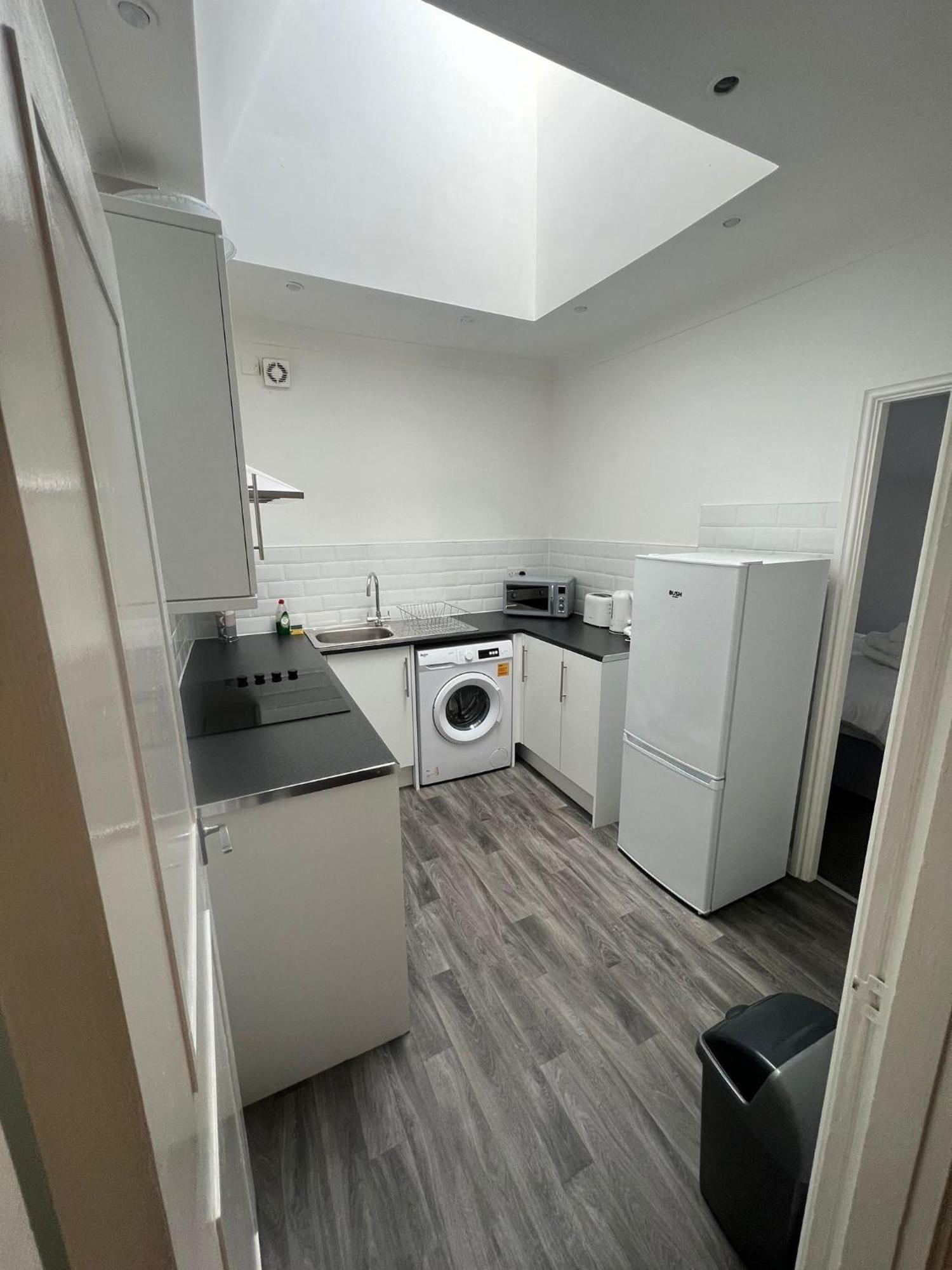 7 Greenfield Road Apartment *