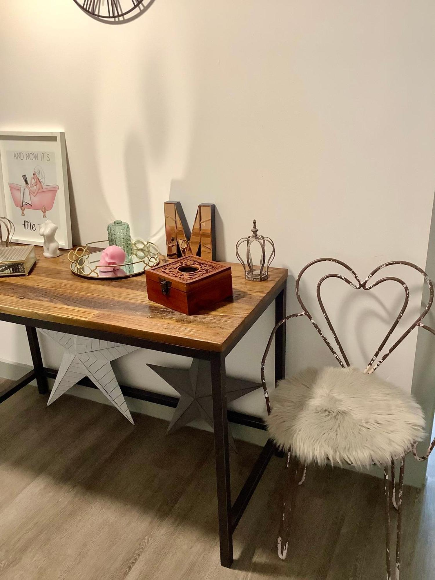 The Roscoe Boutique Apartment *