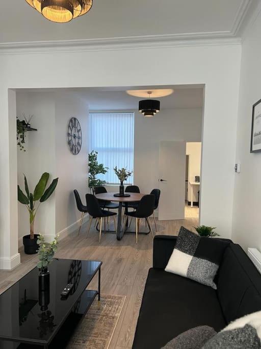 Beautiful Anfield Family Holiday home Liverpool