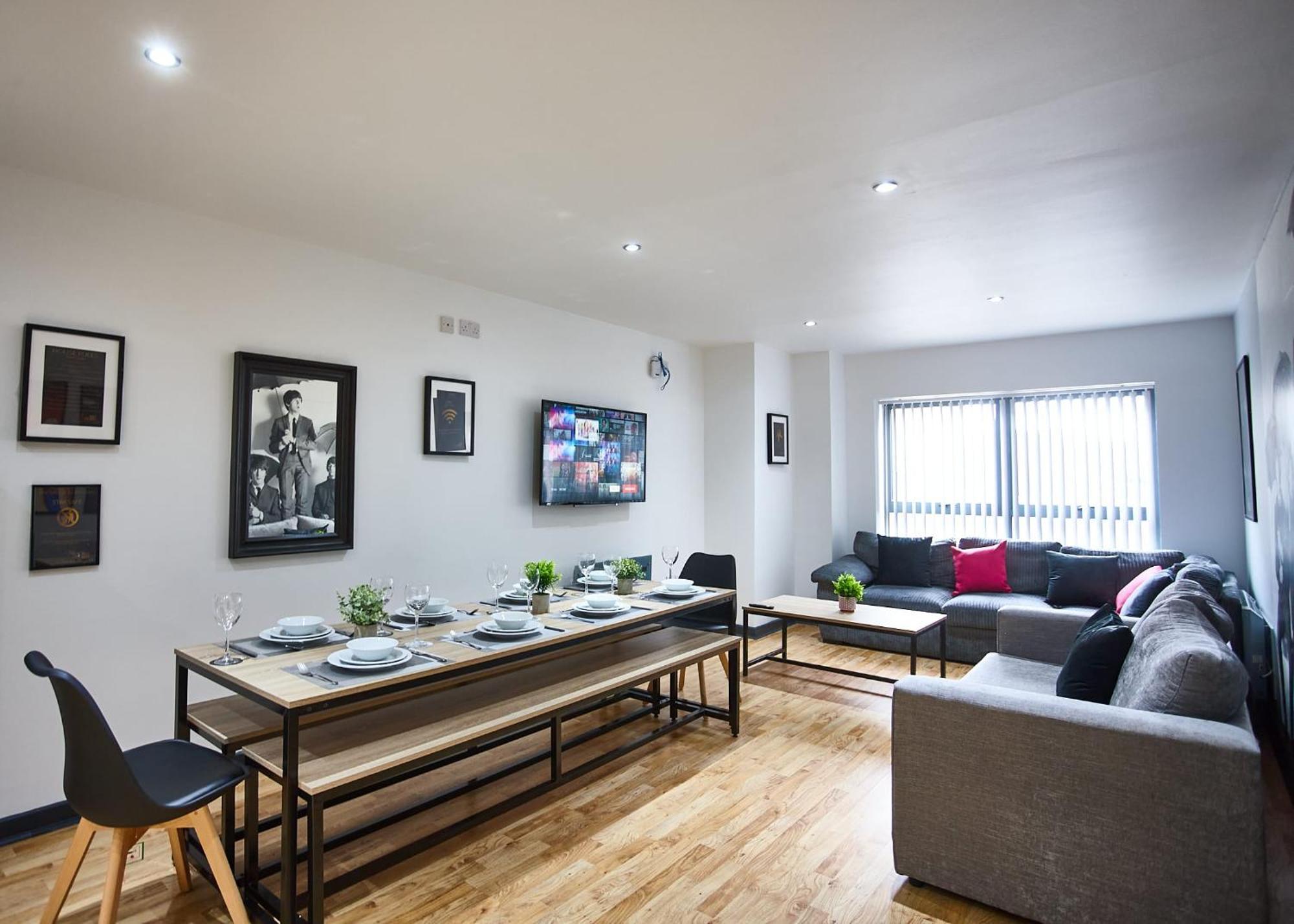 Starr 6 Bedrooms, 6 Bathrooms Liverpool
