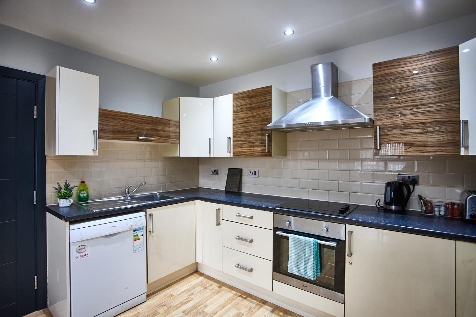 Apartment Starr 6 Bedrooms, 6 Bathrooms Liverpool
