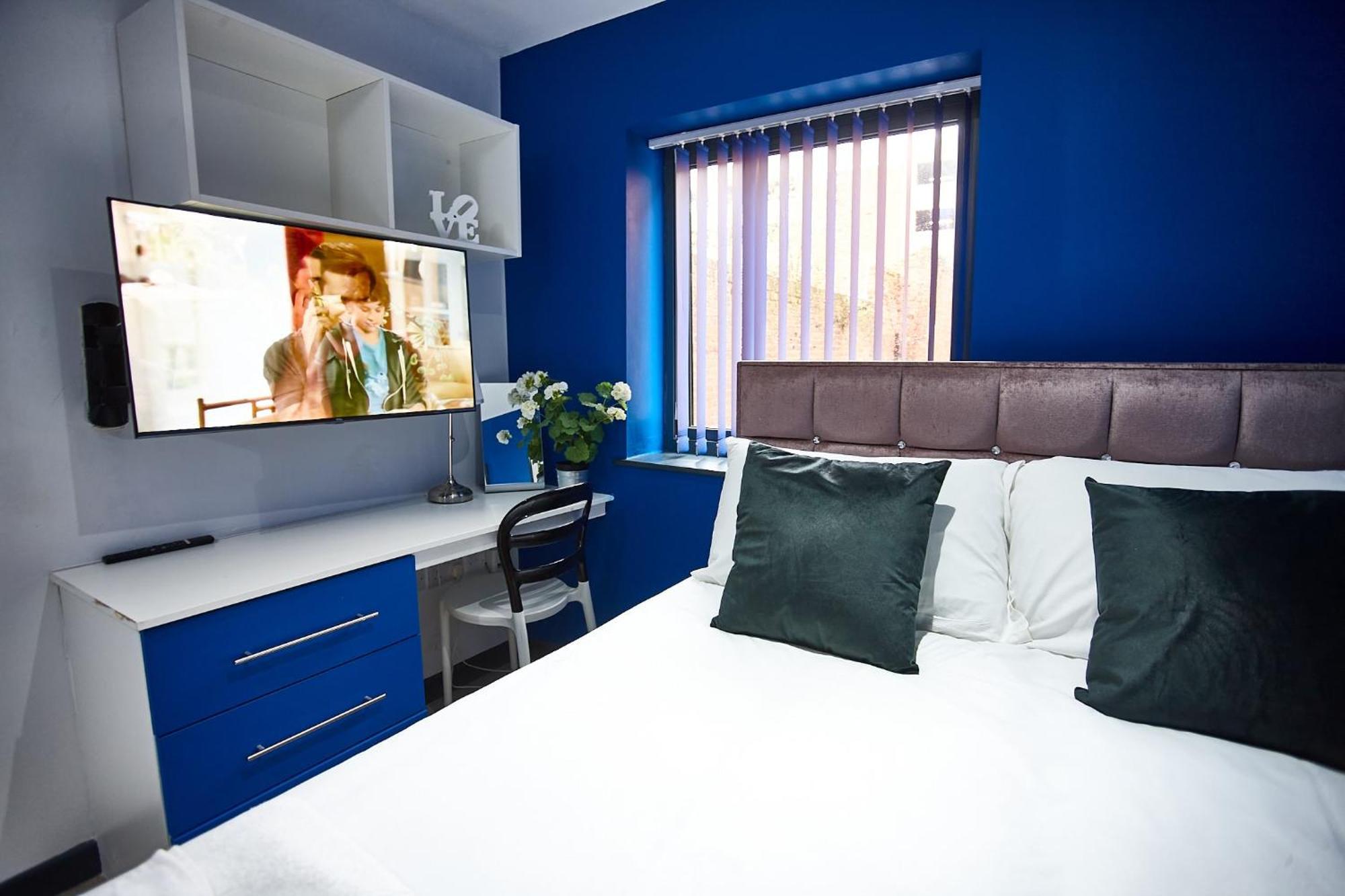 Apartment Starr 6 Bedrooms, 6 Bathrooms *