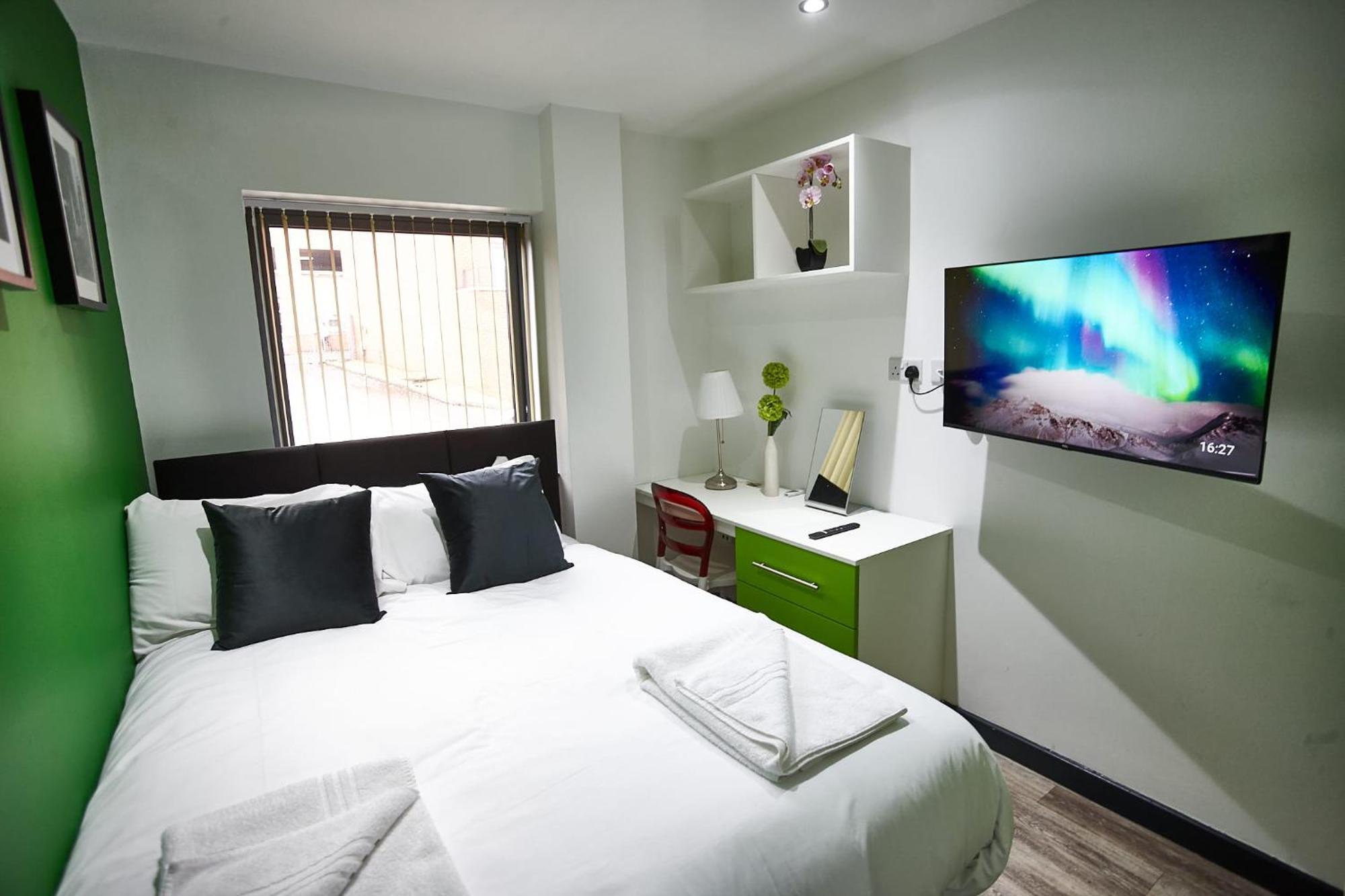 Apartment Starr 6 Bedrooms, 6 Bathrooms *