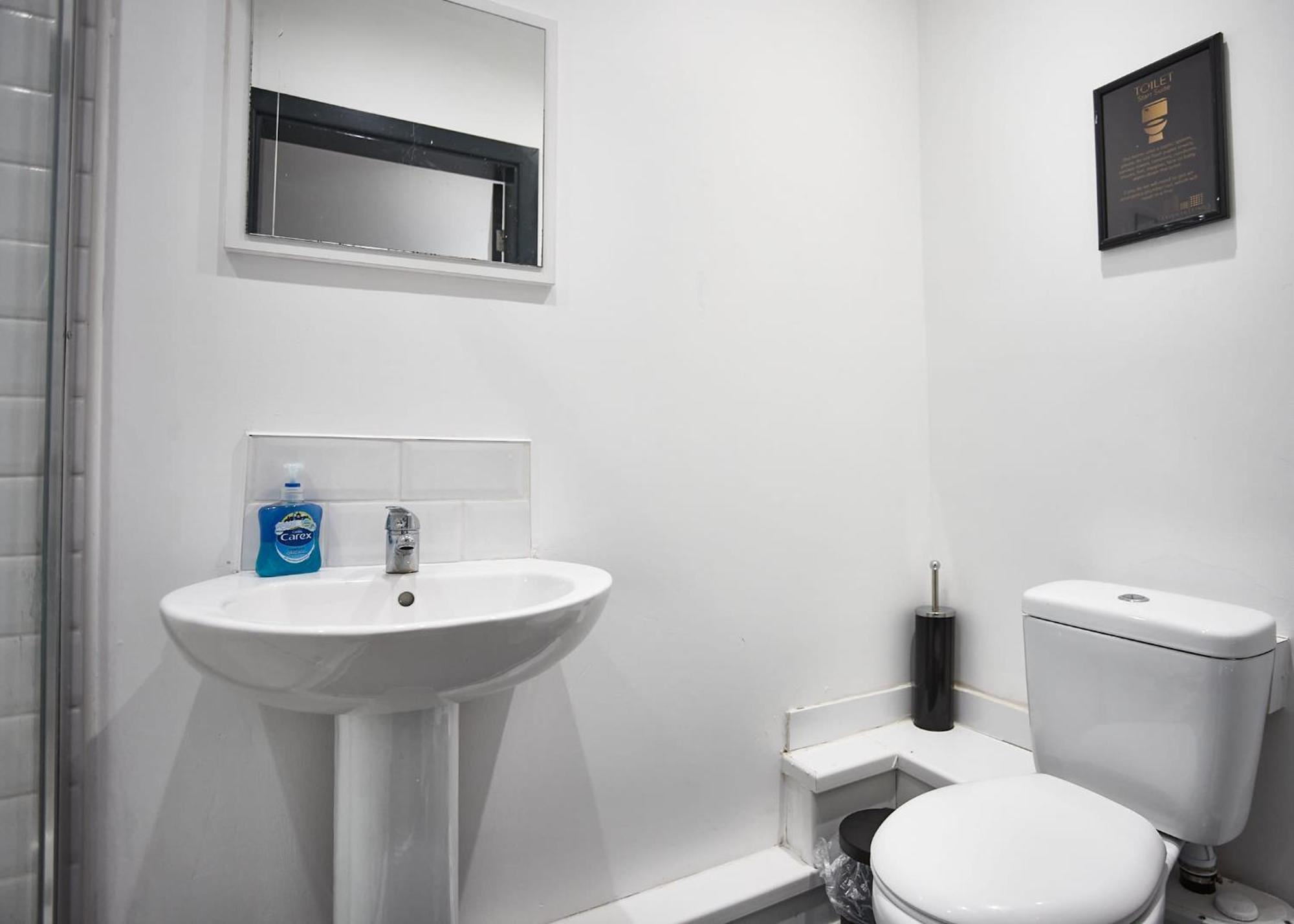 Starr 6 Bedrooms, 6 Bathrooms Liverpool
