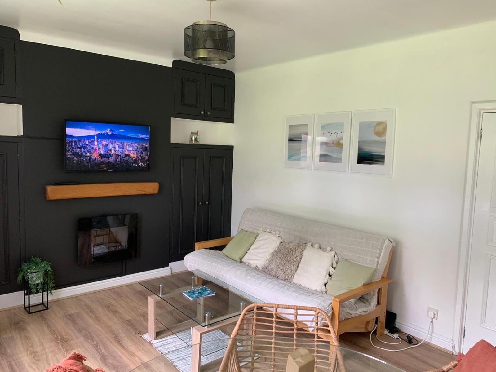 Linnet House - Relaxing - Leafy - Whole Apt- 2 Bed Apartment